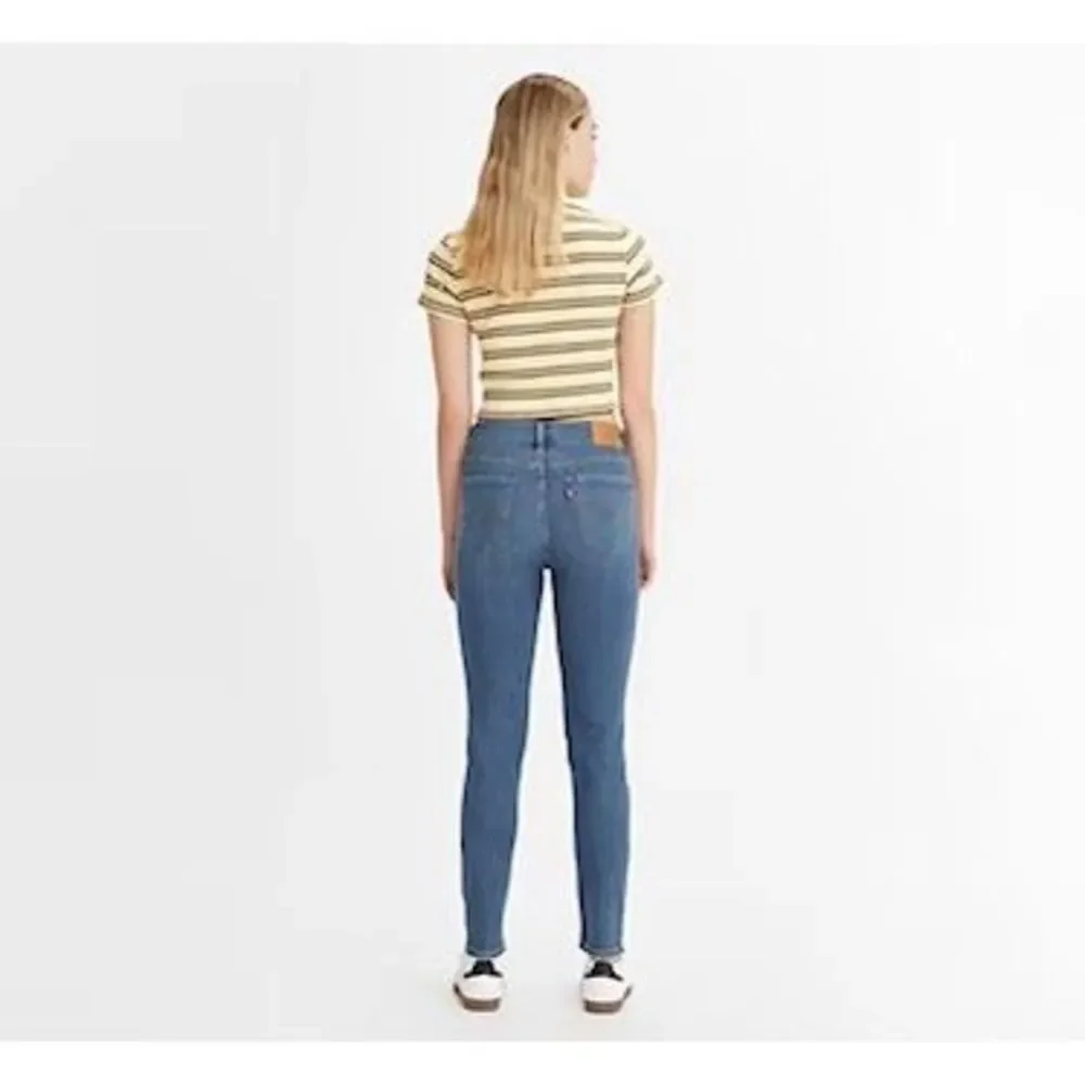 LEVE’S 721 HIGH RISE SKINNY WOMEN'S JEANS W24 / L30. - Picture 11 of 16